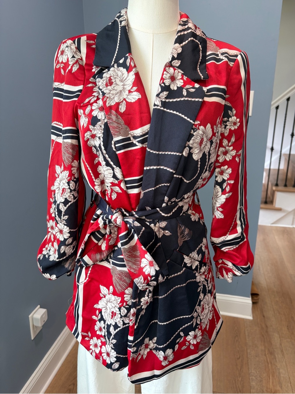 DEX The Suit Shop New York Red Navy Floral Scarf Print Belted Blazer Medium